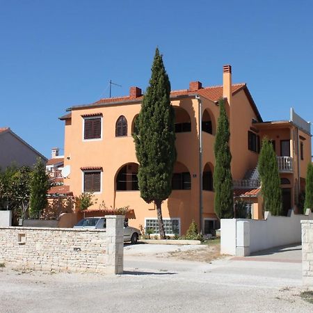 Apartments With A Parking Space Medulin - 7208 Exterior foto