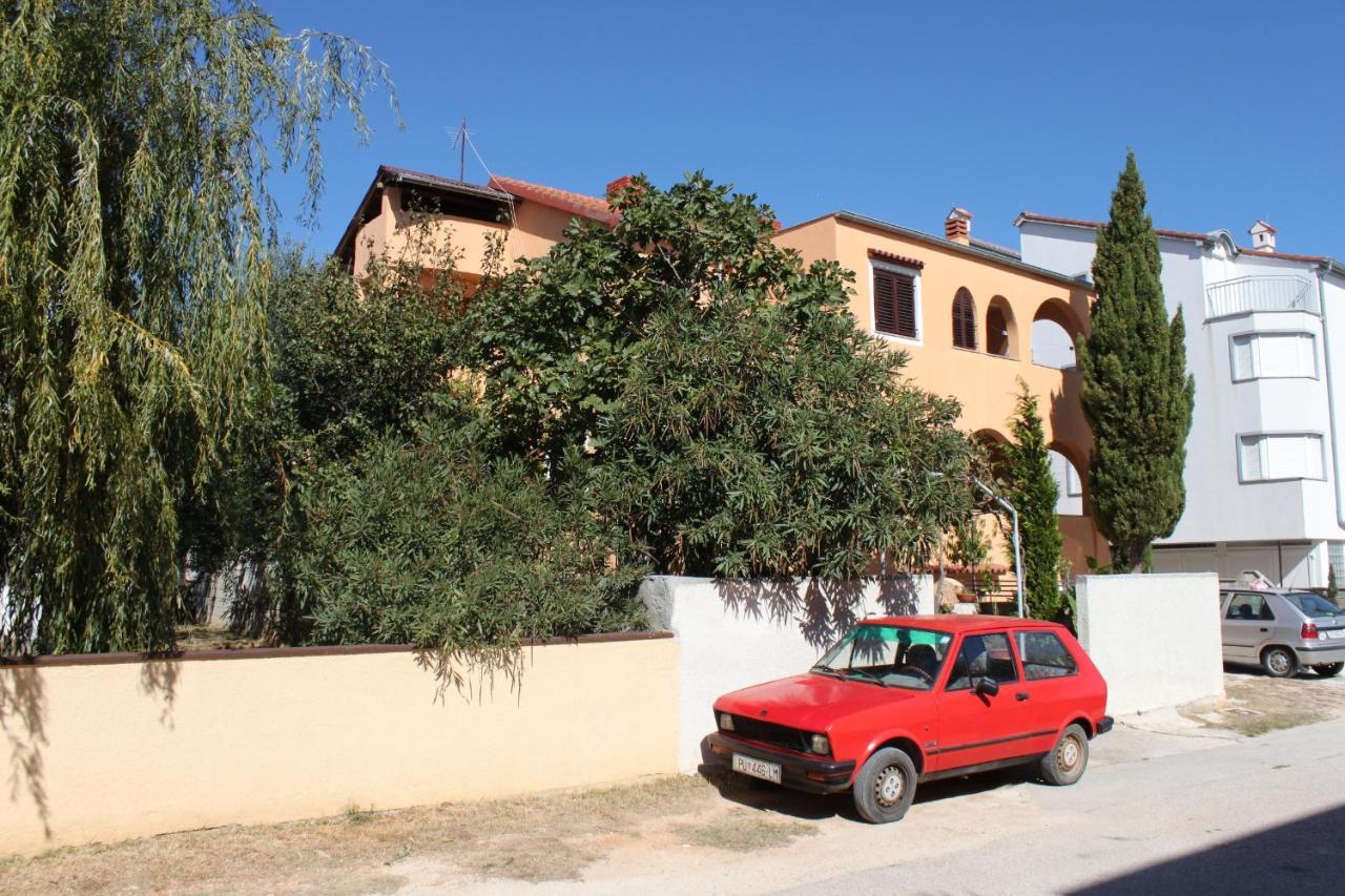Apartments With A Parking Space Medulin - 7208 Exterior foto