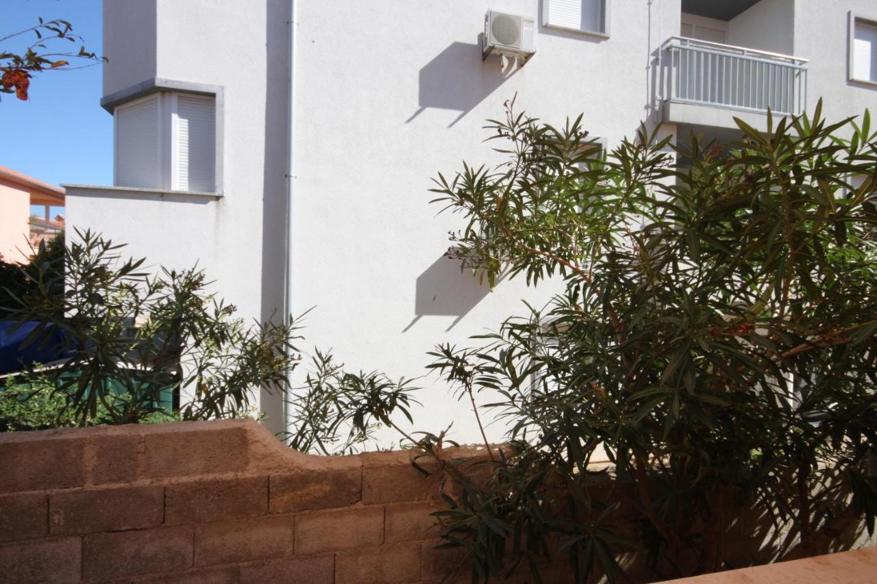 Apartments With A Parking Space Medulin - 7208 Exterior foto